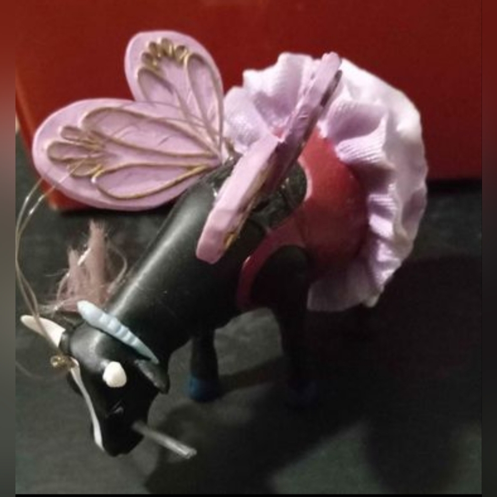 Adorable and Hard to Find Collectible - Cow Parade "Fairy Cow" Mini Moo
